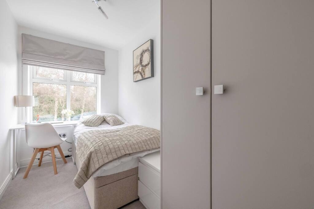 Stylish Home @ Virginia Water Lake & Free Parking Englefield Green Dış mekan fotoğraf