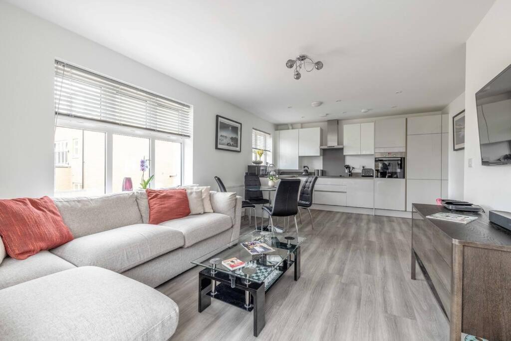 Stylish Home @ Virginia Water Lake & Free Parking Englefield Green Dış mekan fotoğraf